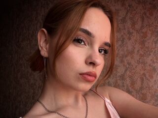 camgirl playing with dildo MargarettaHedger