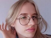 naked cam girl masturbating with sextoy MarielSmolko