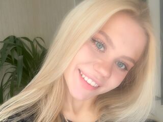 camgirl masturbating with vibrator MarlenaBalceiro