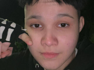 naked camgirl fingering pussy MasakoSlye