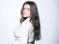 naked camgirl fingering pussy MelaniMell