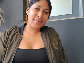 camgirl masturbating with sextoy MelanyTwist