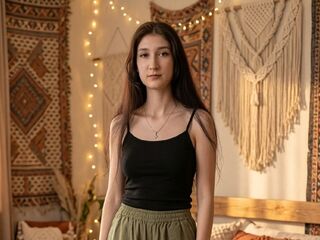 naughty cam girl fingering shaved pussy MuiFurey