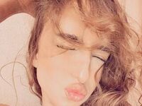 cam girl chatroom MyraRidler