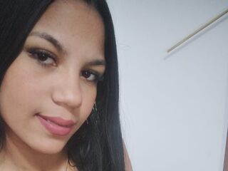 camslut showing tits PaulaEmperatriz