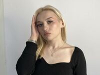 naked girl with webcam masturbating with sextoy PaulinePedrotti