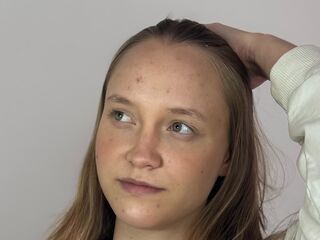 chatroom cam SharriDougan