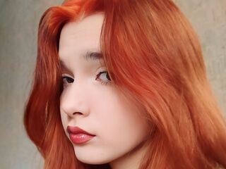 hot cam girl fingering shaved pussy SiuFregeau