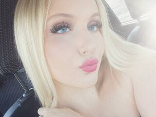 nude webcam SixtaCola