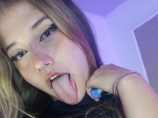 naughty cam girl masturbating SofiiaVance