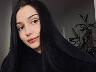 cam chatroom TeneshaLaton