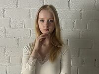 naked camgirl fingering pussy TiaraHaberkamp