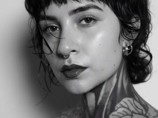 webcamgirl chatroom ValentineSaenz