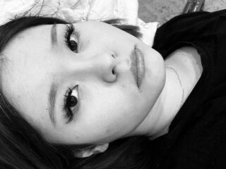 naked cam girl masturbating with vibrator ViolaTilman