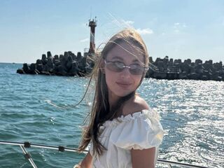 camslut fingering pussy YaekoBrowers